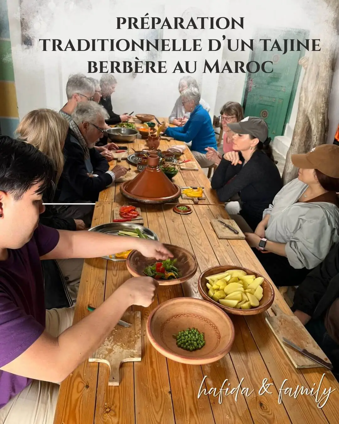 préparation traditionnelle d’un tajine berbère au Maroc