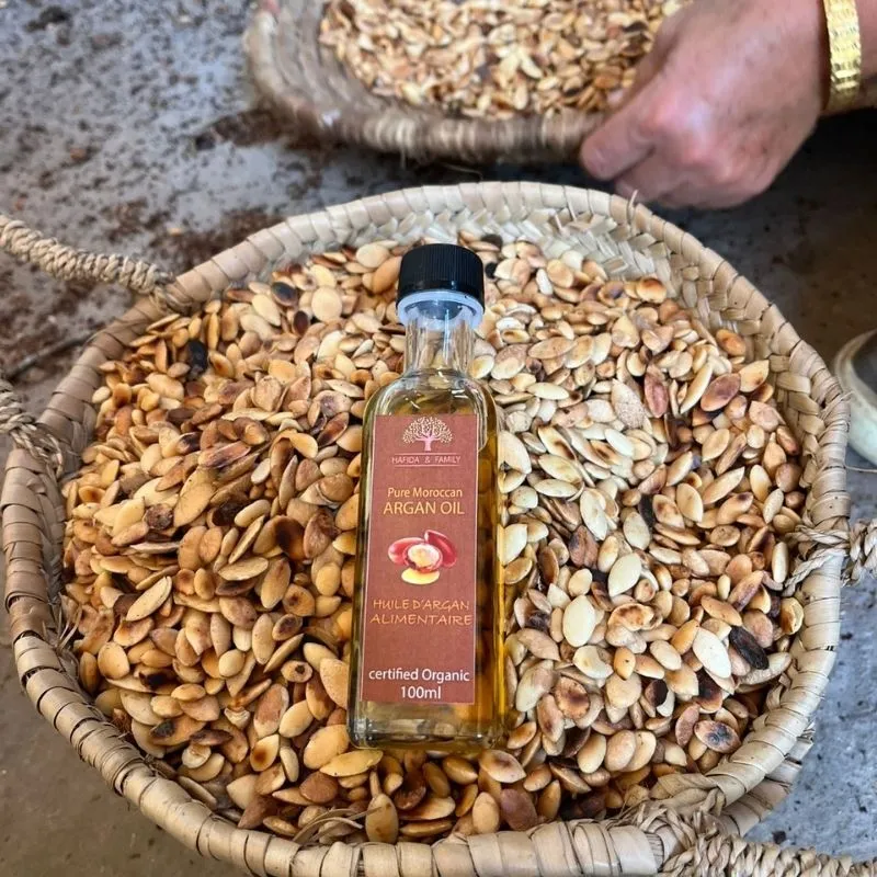 Fabrication traditionnelle de l'huile d'argan au Maroc